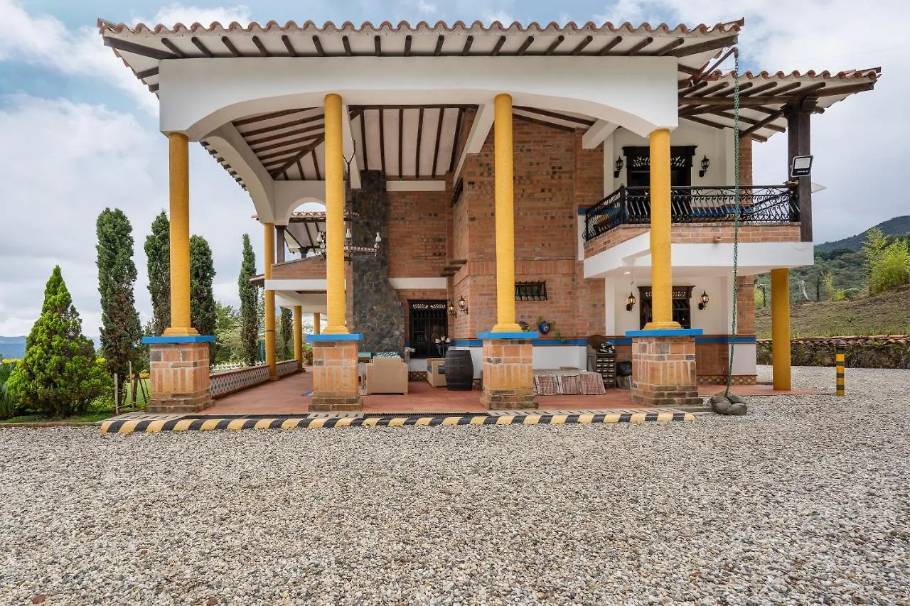 Aeropuerto-Rionegro- Monteolivo Colonial Villa Colombia
